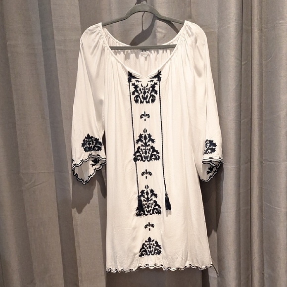 CC Chic Collection Beach Dress White With Blue Embroidery Mini Length Size XL - Picture 1 of 10